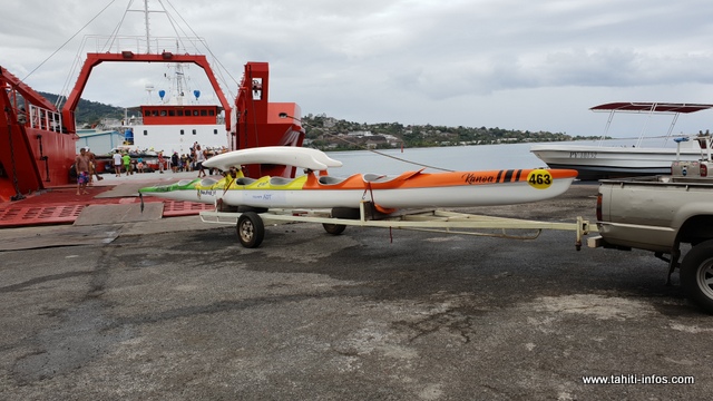 Il faut deux rotations entre Tahiti et Huahine pour que tous les vaa des équipes de Tahiti arrivent à bon port.