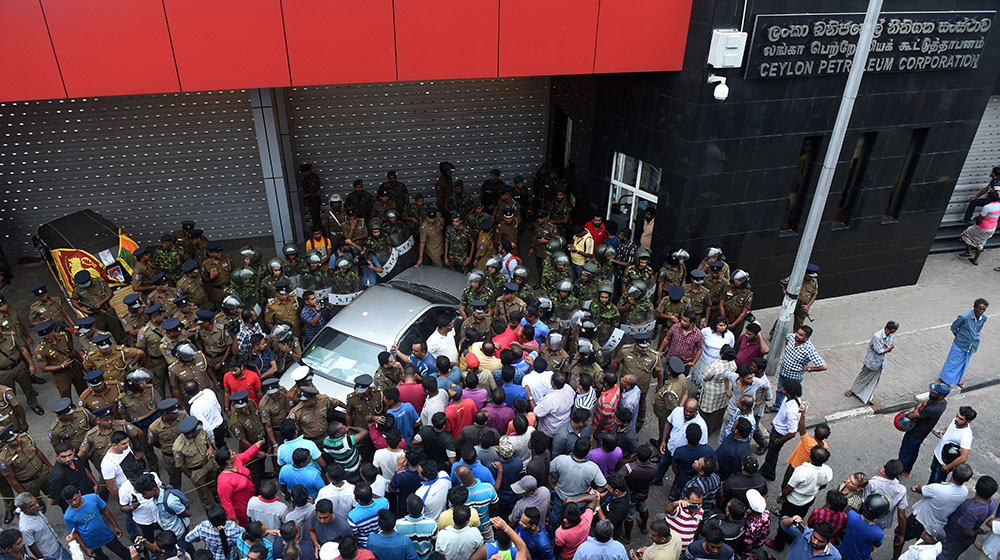 Craintes d'un "bain de sang" au Sri Lanka, plongé dans la crise politique
