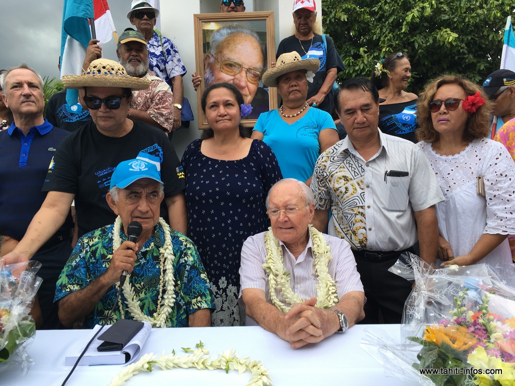 Gaston Flosse et Oscar Temaru ensemble face à la presse
