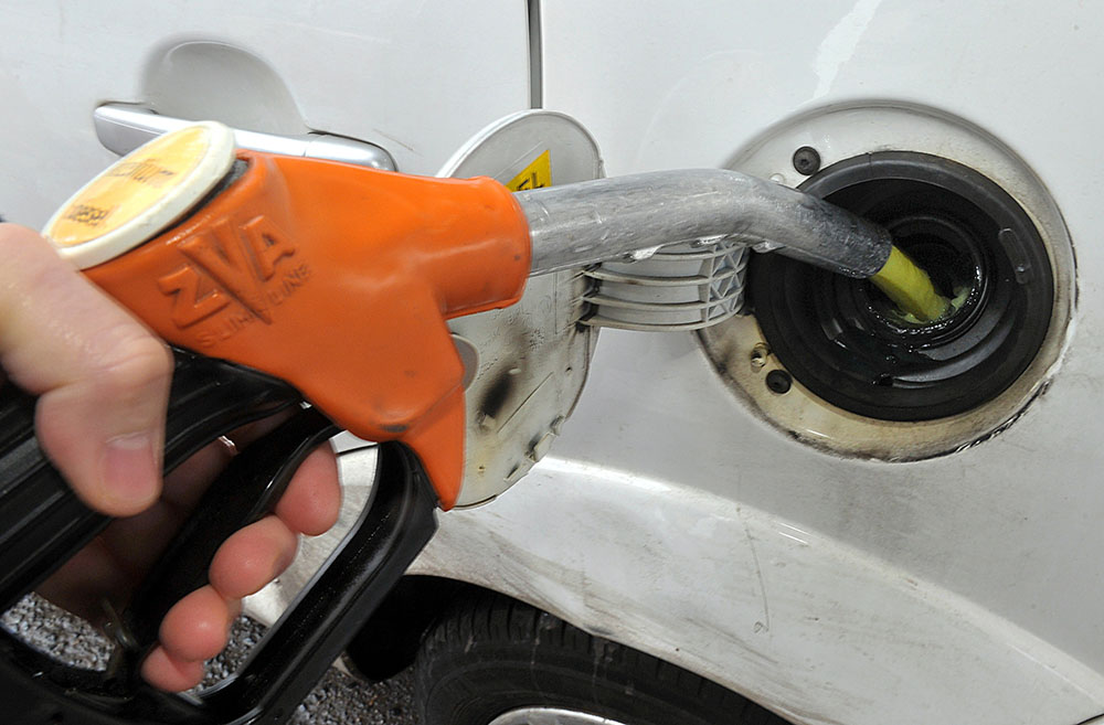 Fronde sur les carburants: le gouvernement cherche une sortie de crise