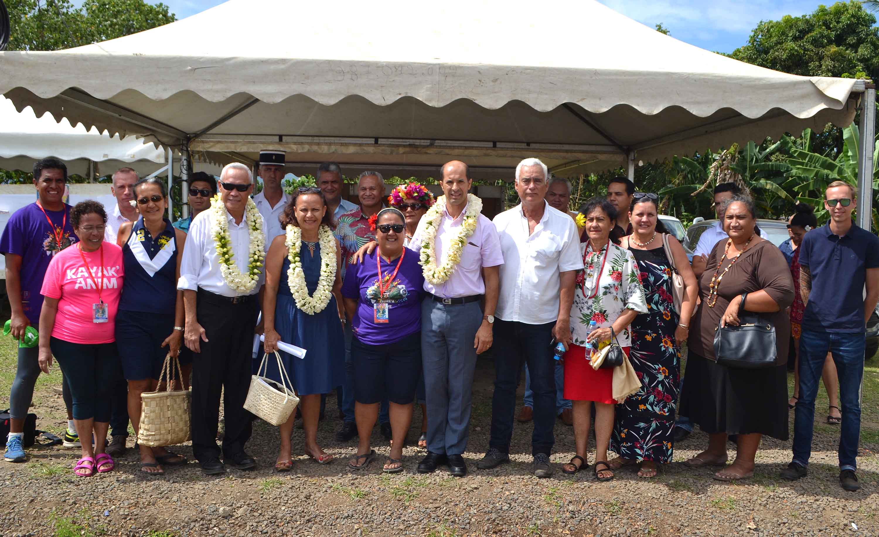 La ministre de l’Education, de la Jeunesse et des Sports, Christelle Lehartel, a assisté, jeudi après-midi, à l’ouverture officielle de la 2ème édition du Taure’a Move organisé par l’Union Polynésienne pour la Jeunesse (UPJ), sur le site de Pu’unui à To’ahotu dans la commune de Taiarapu-Ouest.  En présence notamment de Raymond Yeddou, Administrateur, chef des subdivisions administratives des îles du Vent et des îles Sous-le-Vent, et du maire de la commune, Wilfred Tavaearii.