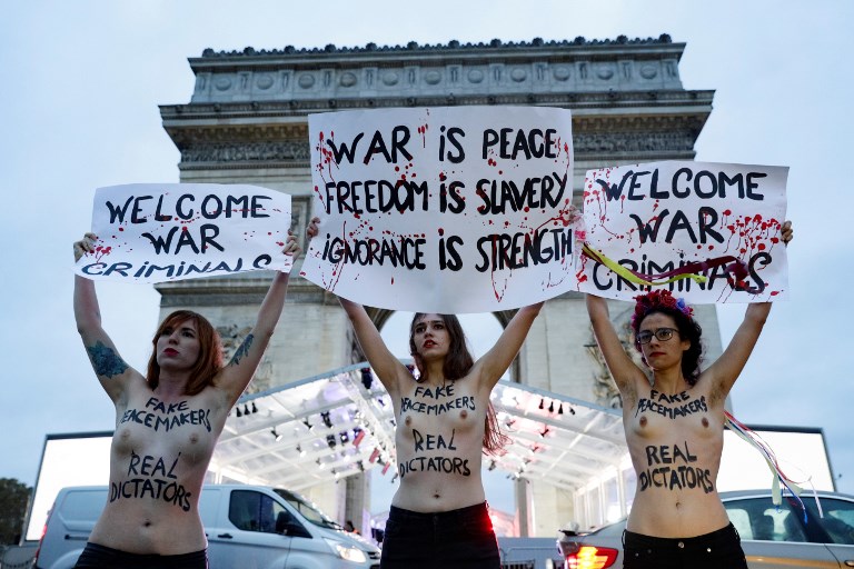Cérémonies du 11-Novembre à Paris: trois militantes Femen déjouent la sécurité