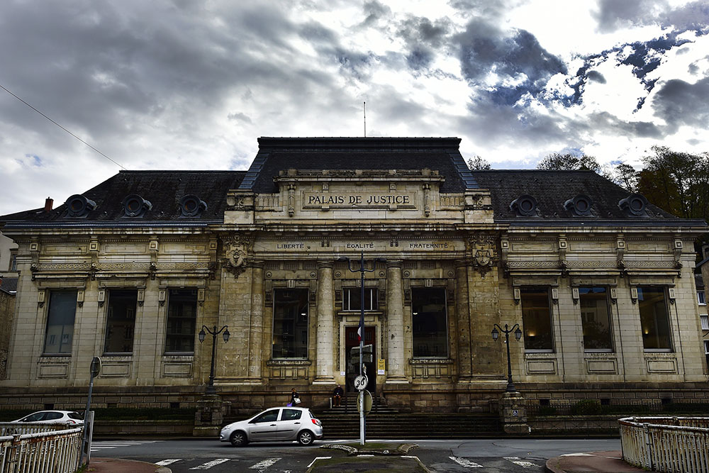 Les assises de Corrèze jugent la mère de Séréna, l'enfant "du coffre"