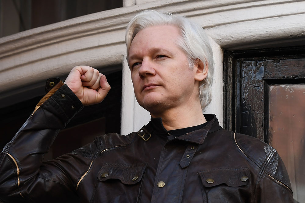 Julian Assange inculpé aux Etats-Unis mais défendu par les associations