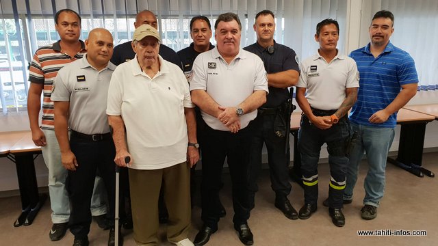 Sept fonctionnaires de police ont reçu une promotion vendredi matin.