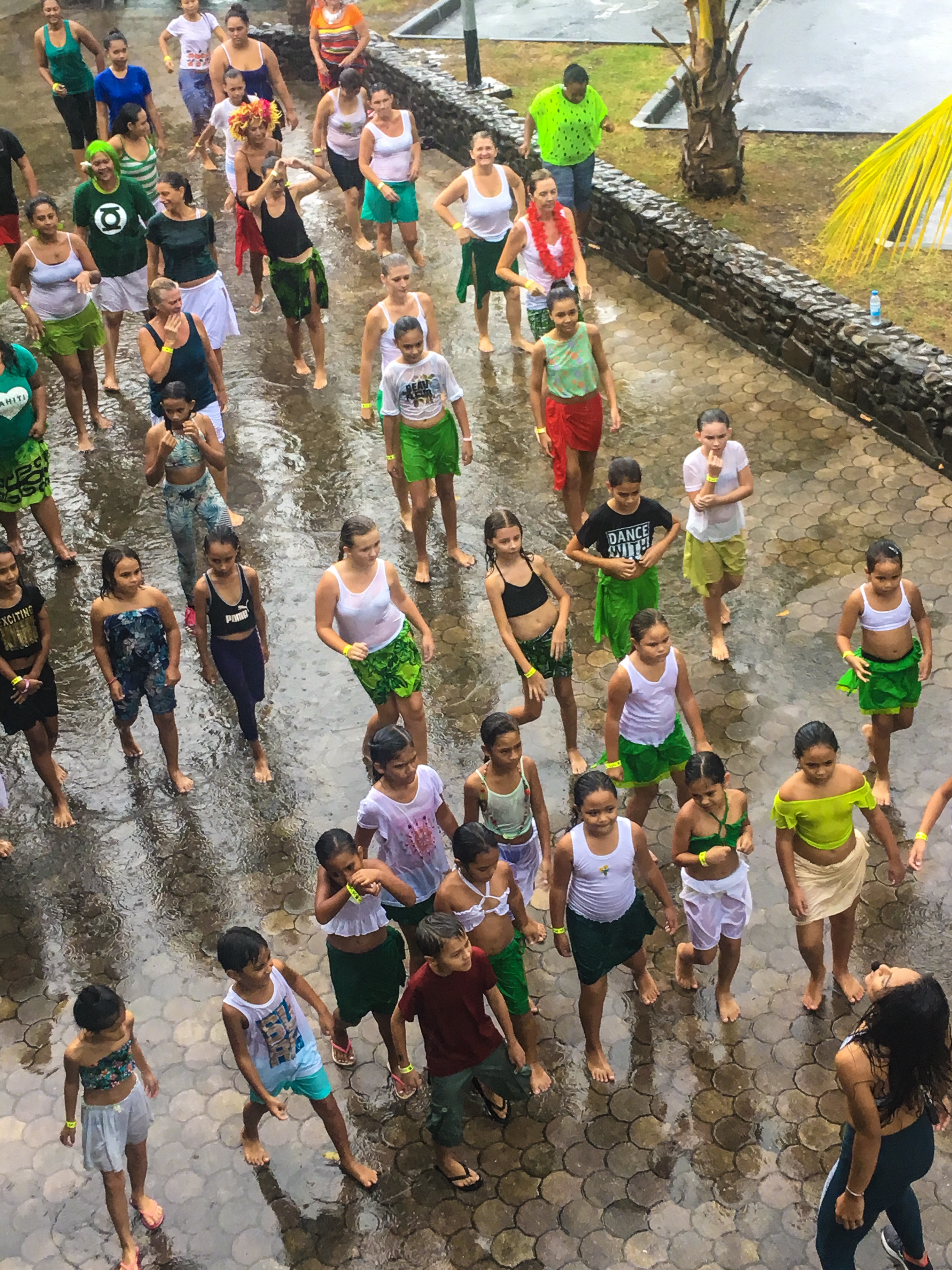 'Ori Tahiti zumba marathon : 200 lutins dansent sous la pluie avec le sourire !