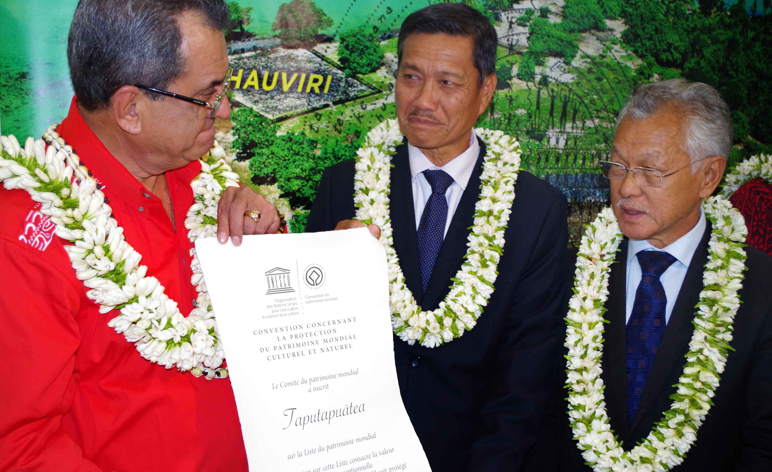 Remise du certificat d’inscription de Taputapuātea au patrimoine de l’UNESCO