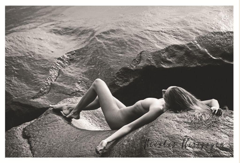 Nicolas Hirigoyen expose ses premiers nus à Tahiti