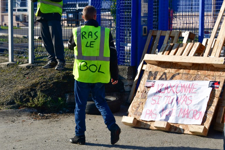 "Gilets jaunes": rassemblement en vue à Paris pour "l'acte 2" de la mobilisation