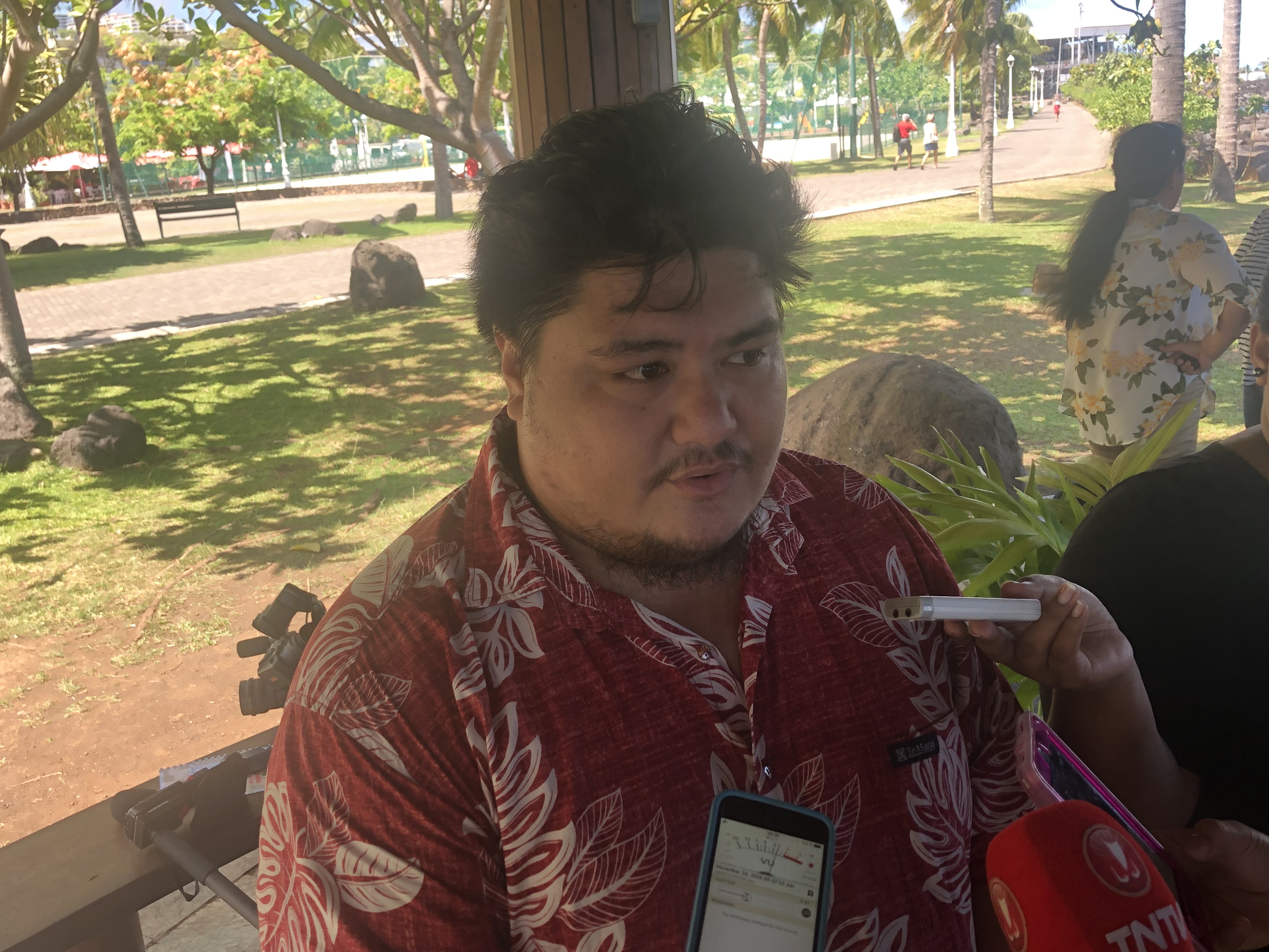 "Un programme festif, pour un public jeune, moins jeune, adulte et familial pour célébrer les fêtes de fin d'année", a indiqué Maratai Teihotaata, coordinateur de l'événement.