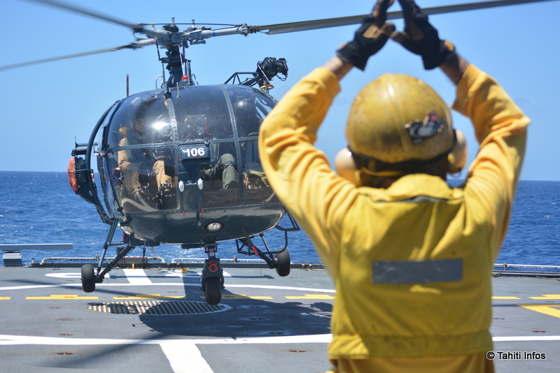 L'hélicoptère Alouette III peut surveiller une large zone, jusqu'à 80 miles nautiques du Prairial.