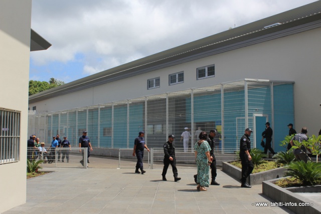 Teva i uta "bénéficie de l’implantation d’un nouveau collège (Mataiea) et d’un nouveau centre pénitentiaire (Papeari)", analyse l'ISPF.