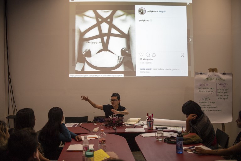 Mexique: quand des femmes apprennent à "sextoter" en toute sécurité