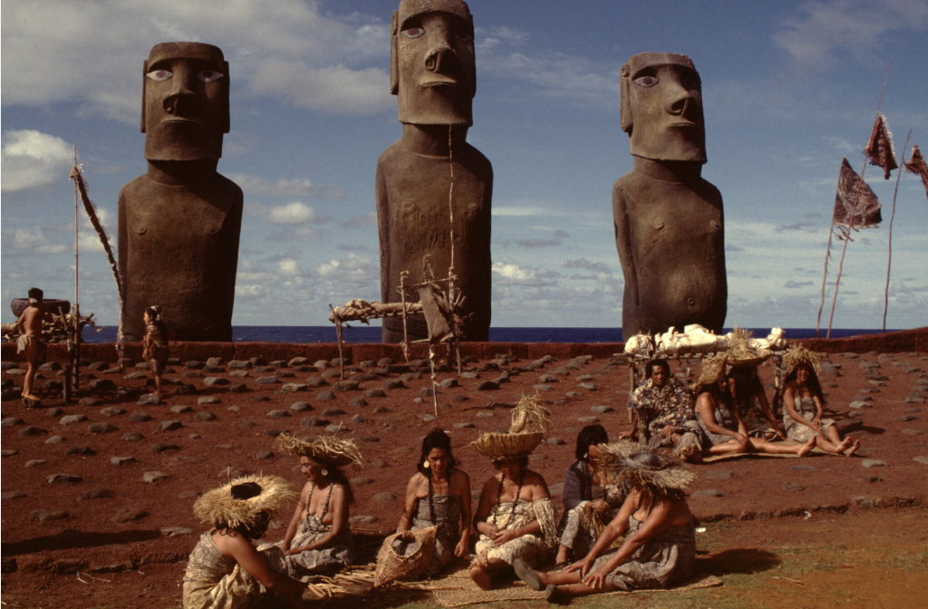 Un nombre important de Pascuans avait été mobilisé ; il fallait prêter main forte aux deux équipes de tournage (l’une pour les plans généraux, l’autre pour les gros plans) et il fallait également assurer la figuration.