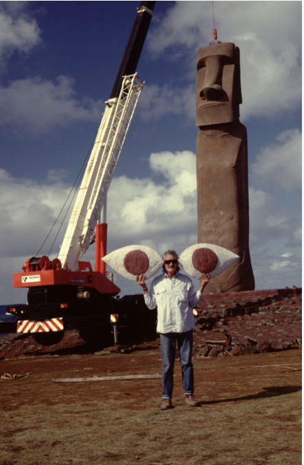 Les yeux des moai en corail et en lave ? Mais non, en polystyrène…
