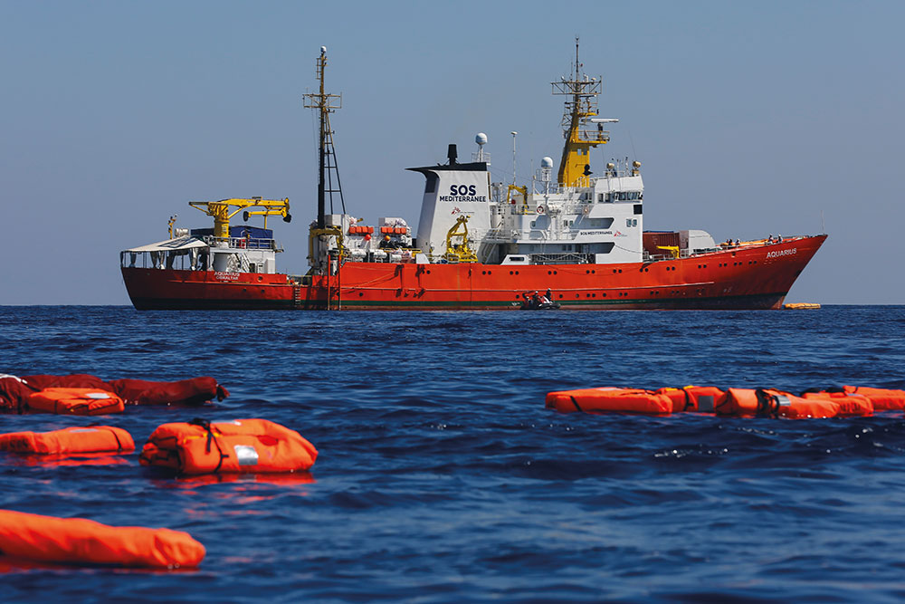 Migrants: MSF et SOS Méditerranée vont "mettre un terme" aux activités de l'Aquarius