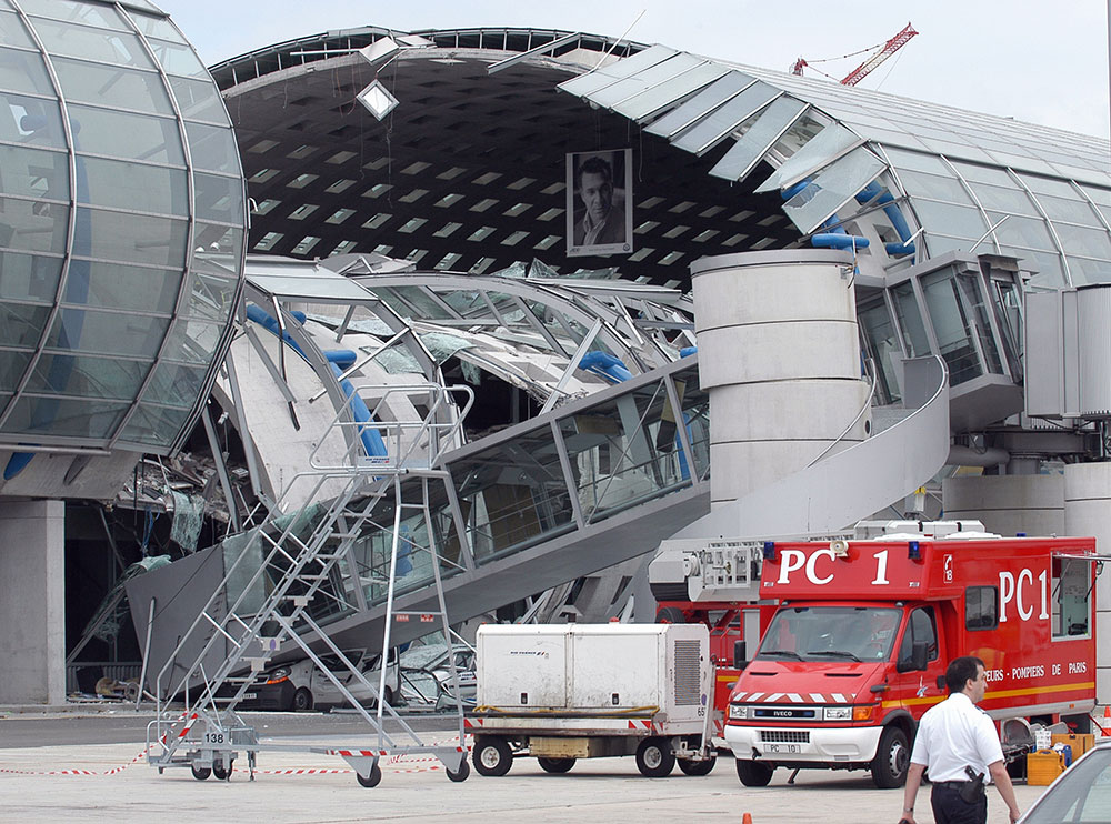 Quatorze ans après, ouverture du procès de l'effondrement mortel d'un terminal à Roissy