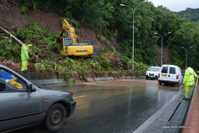 Plus d'une centaine d'agents de la Subdivision territoriale de Tahiti (STT) se mobilise pour nettoyer ce qu'il faut.
