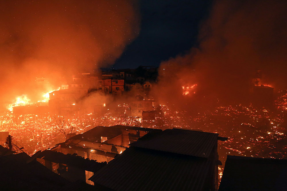 Brésil: 600 maisons brûlées lors d'un incendie à Manaus