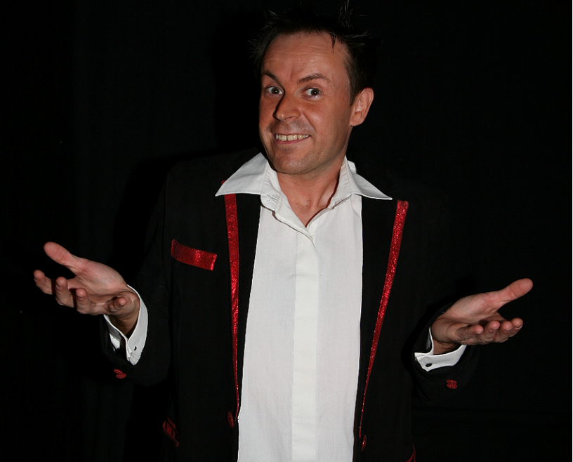 Max Le Riochet a été champion de France de magie 2011.