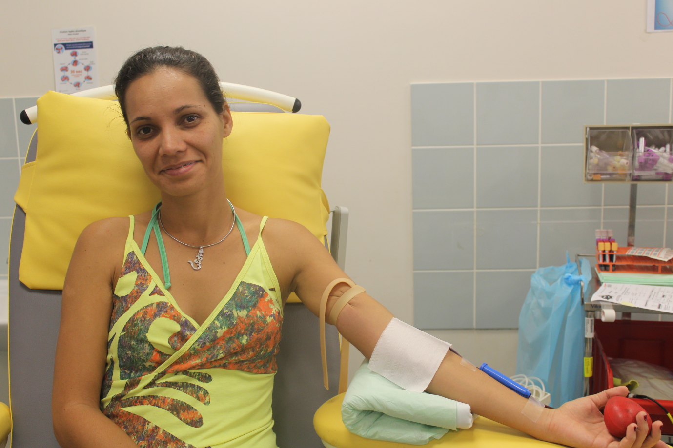 Donneuse universelle, Mehani n'a pas hésité à venir donner son sang au Centre de transfusion sanguine.