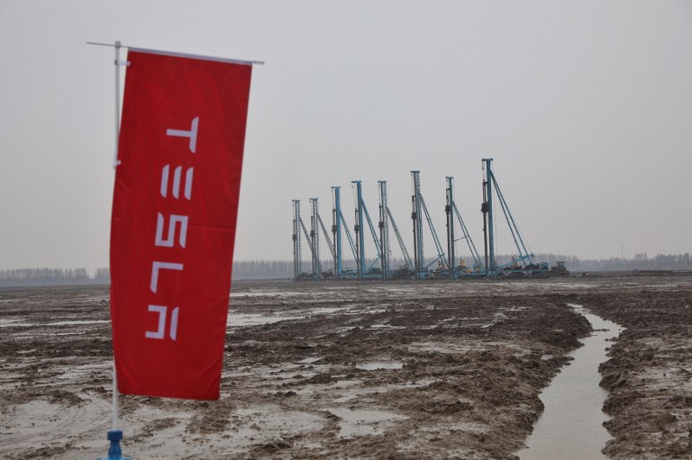 Tesla lance la construction d'une "giga-usine" en Chine
