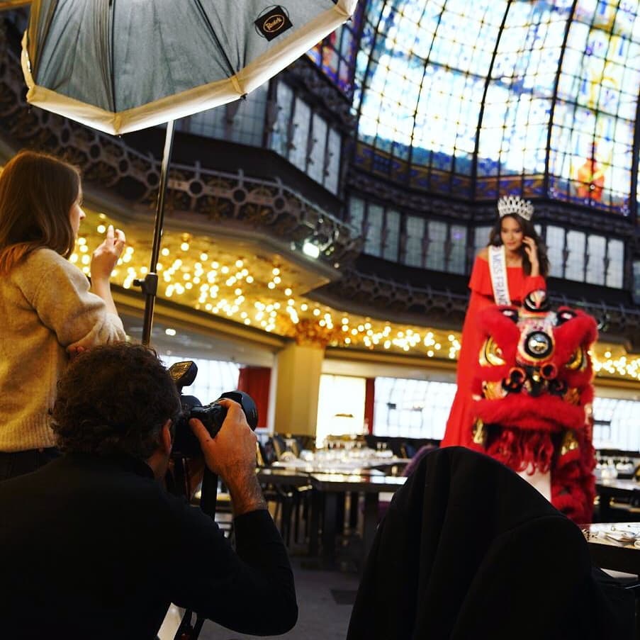 Un avant-goût de l'année qui attend Vaimalama lors du premier shooting de l'année au Printemps. Crédit : Miss France