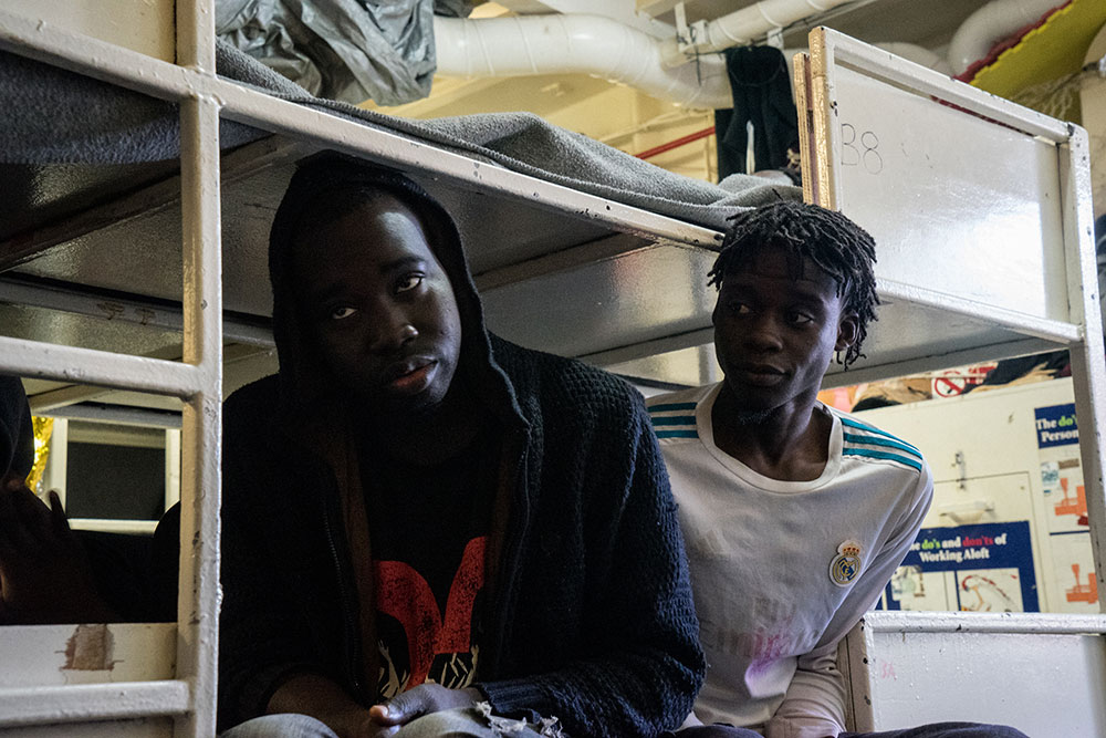 Au large de Malte, des migrants refusent de s'alimenter