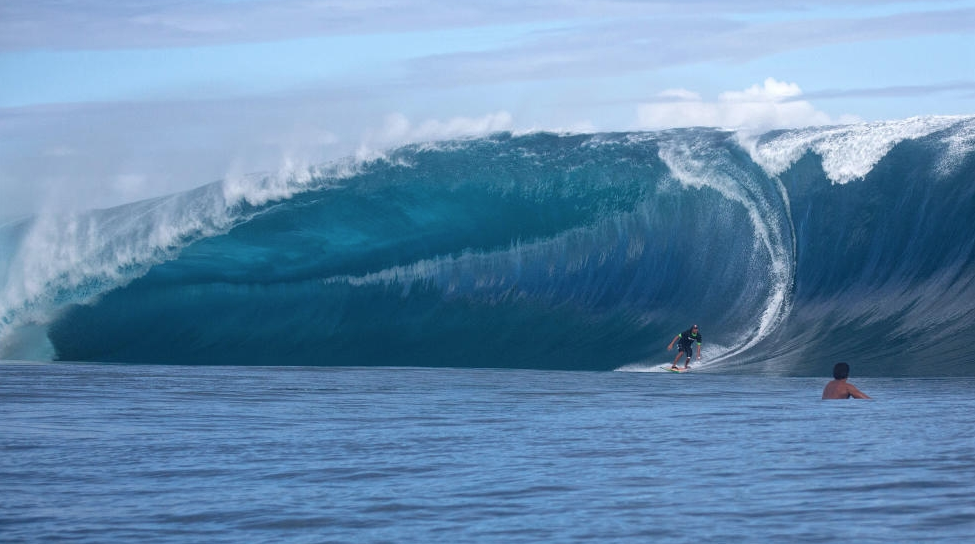 Matahi Drollet et sa bombe prise à Teahupoo le 5 juillet 2018. (WSL / Romuald Pliquet)