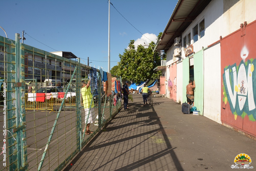 Le secours catholique gère le centre "Te Vai'ete", depuis 1994. Un espace où les sans-abris peuvent prendre leur petit-déjeuner. Ce domaine s'étend sur près de 1 500 mètres carrés.déjeuner de 6 à 8 heures.