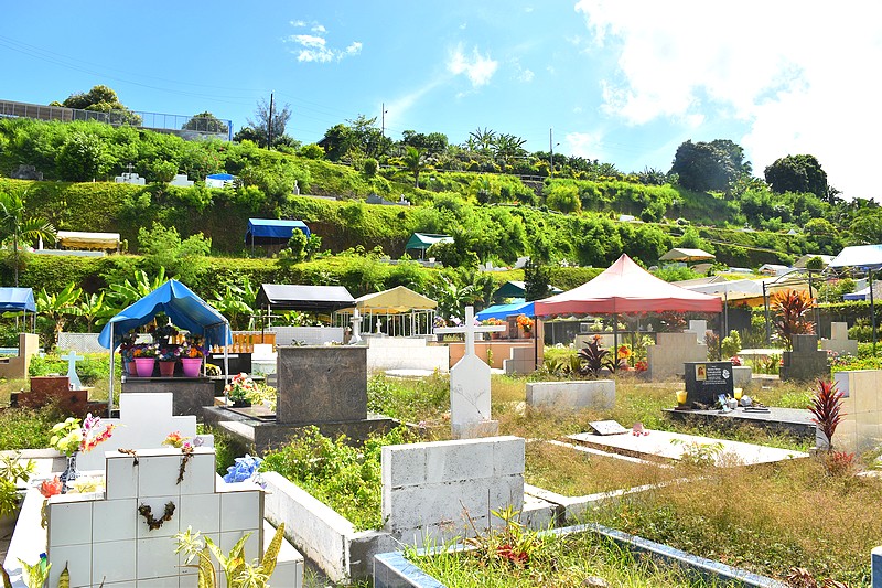 Interdiction d'installer des chapiteaux, des tentes ou autres structures sans autorisation.