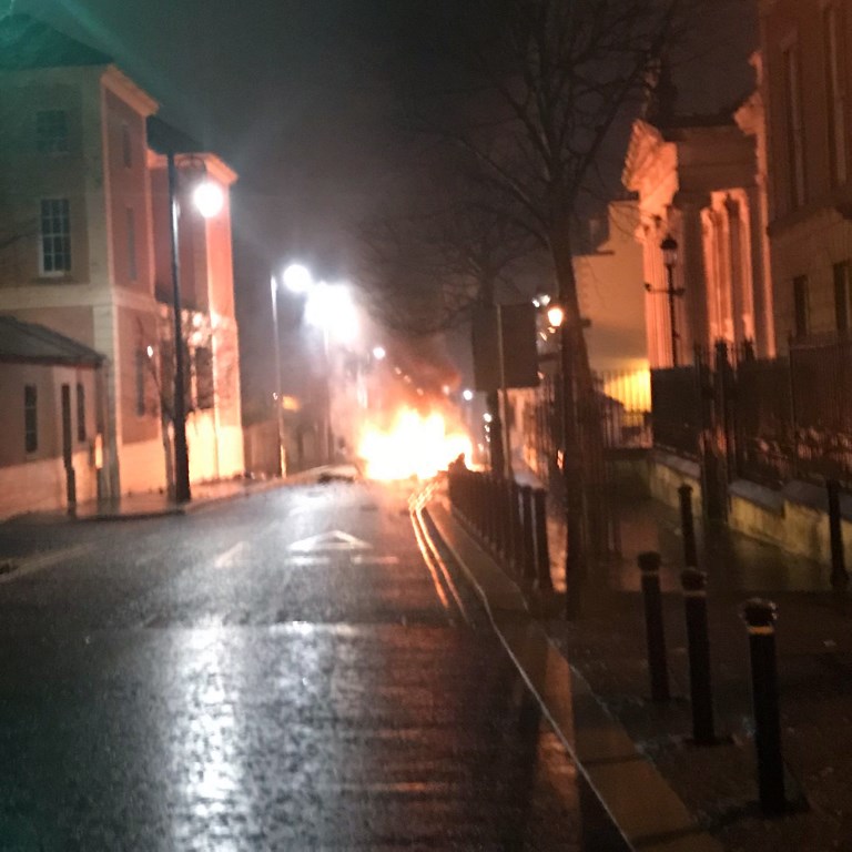 Nouvel état d'alerte à Londonderry, après l'explosion du week-end