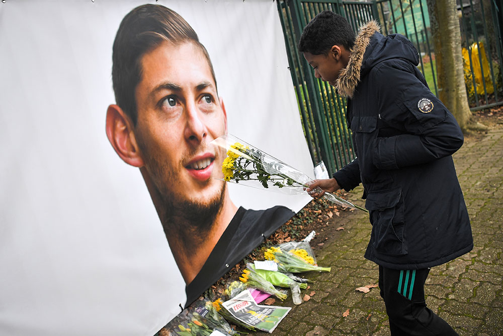 Fin des recherches pour retrouver le footballeur Emiliano Sala