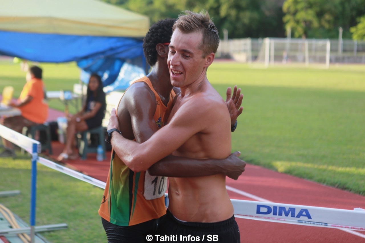 Beau geste de fair-play à l'arrivée