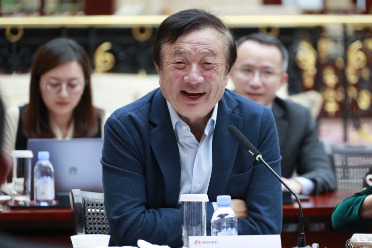 Le fondateur de Huawei veut sauver sa firme et sa fille