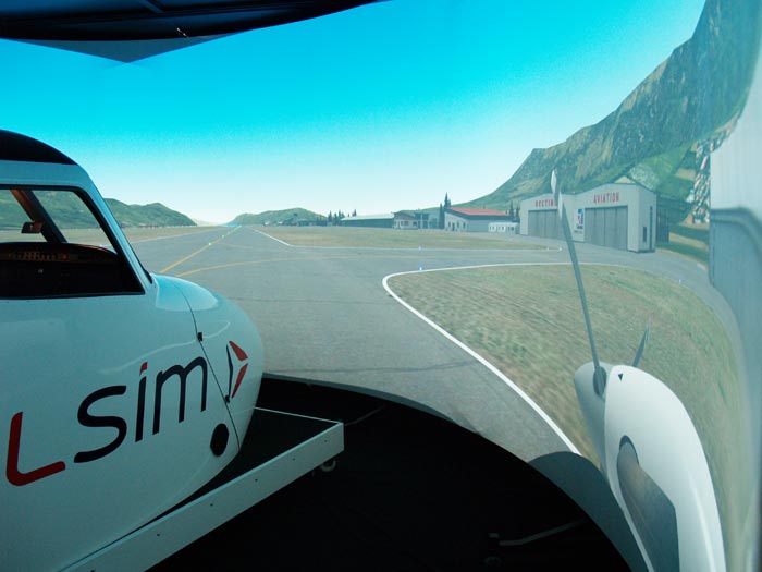 La société C3P doit acquérir un nouveau simulateur bimoteur de type ALX d’ALSIM afin d’offrir un outil pédagogique sans précédent au service des formations aux brevets de pilote professionnel mais également d’entrainement et de sélection de pilotes.