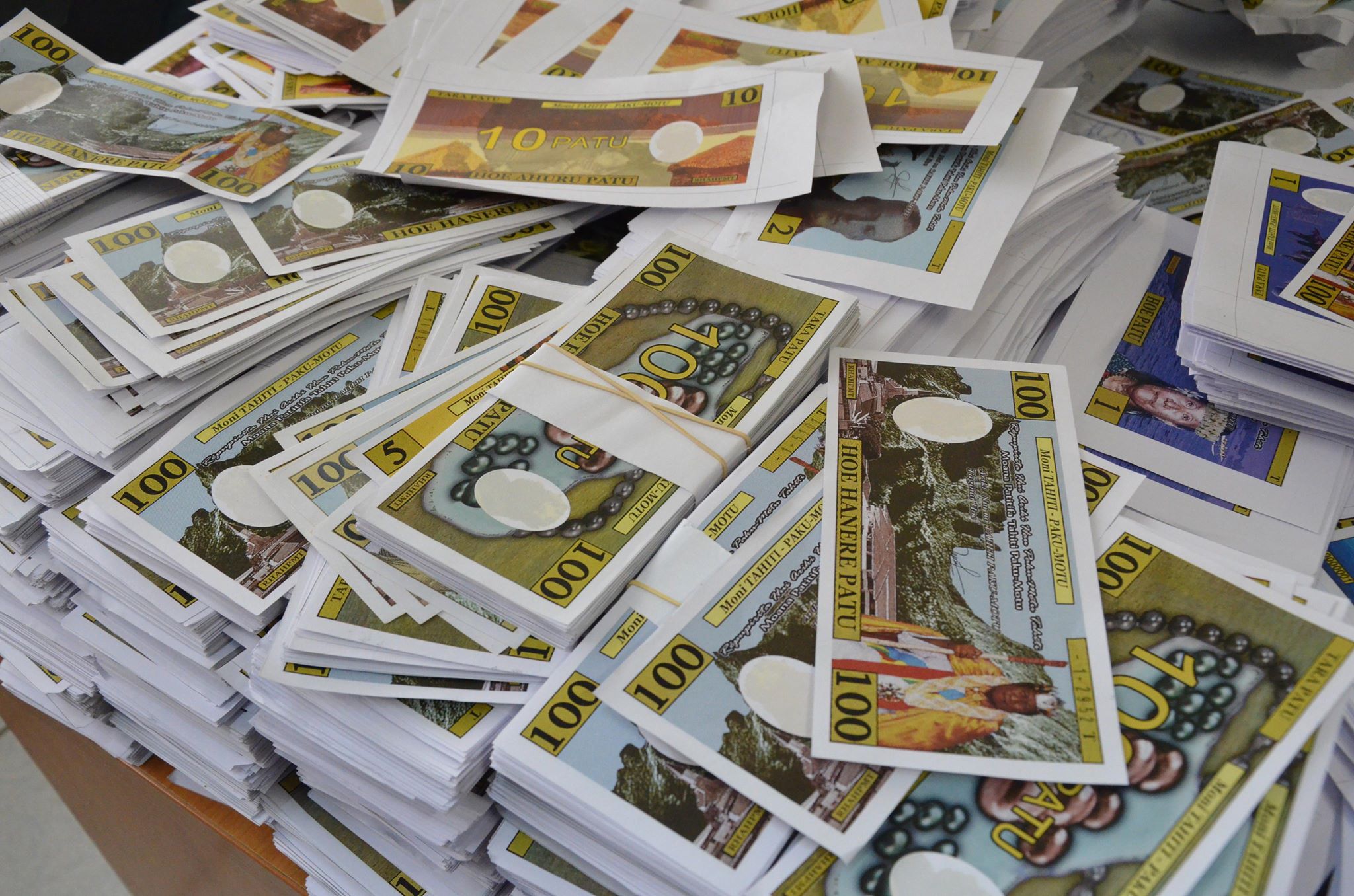 Les Pakumotu réclament la restitution de leur fausse monnaie