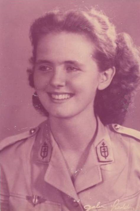 Lucette Vidal, jeune infirmière en 1942 (©ONACVG PF fonds Lucette Huck).