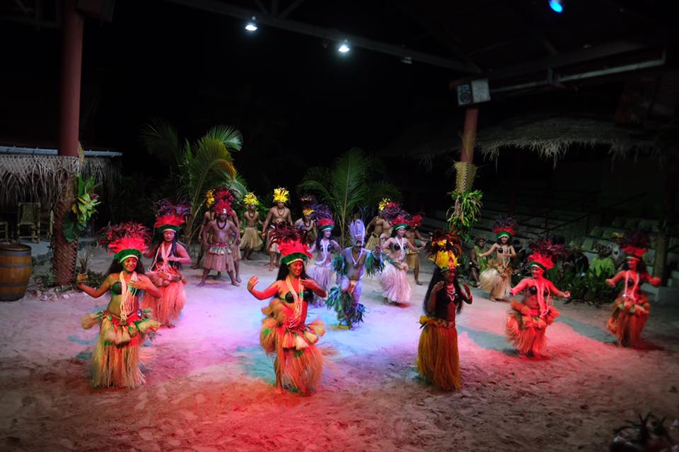 "Tahiti Zoom /Tiki Village Moorea