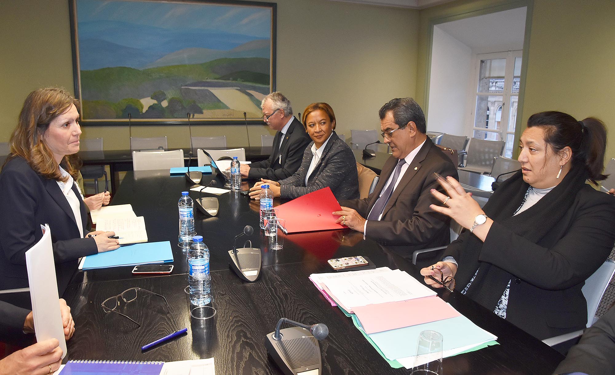 Modification du statut : Edouard Fritch poursuit ses rencontres