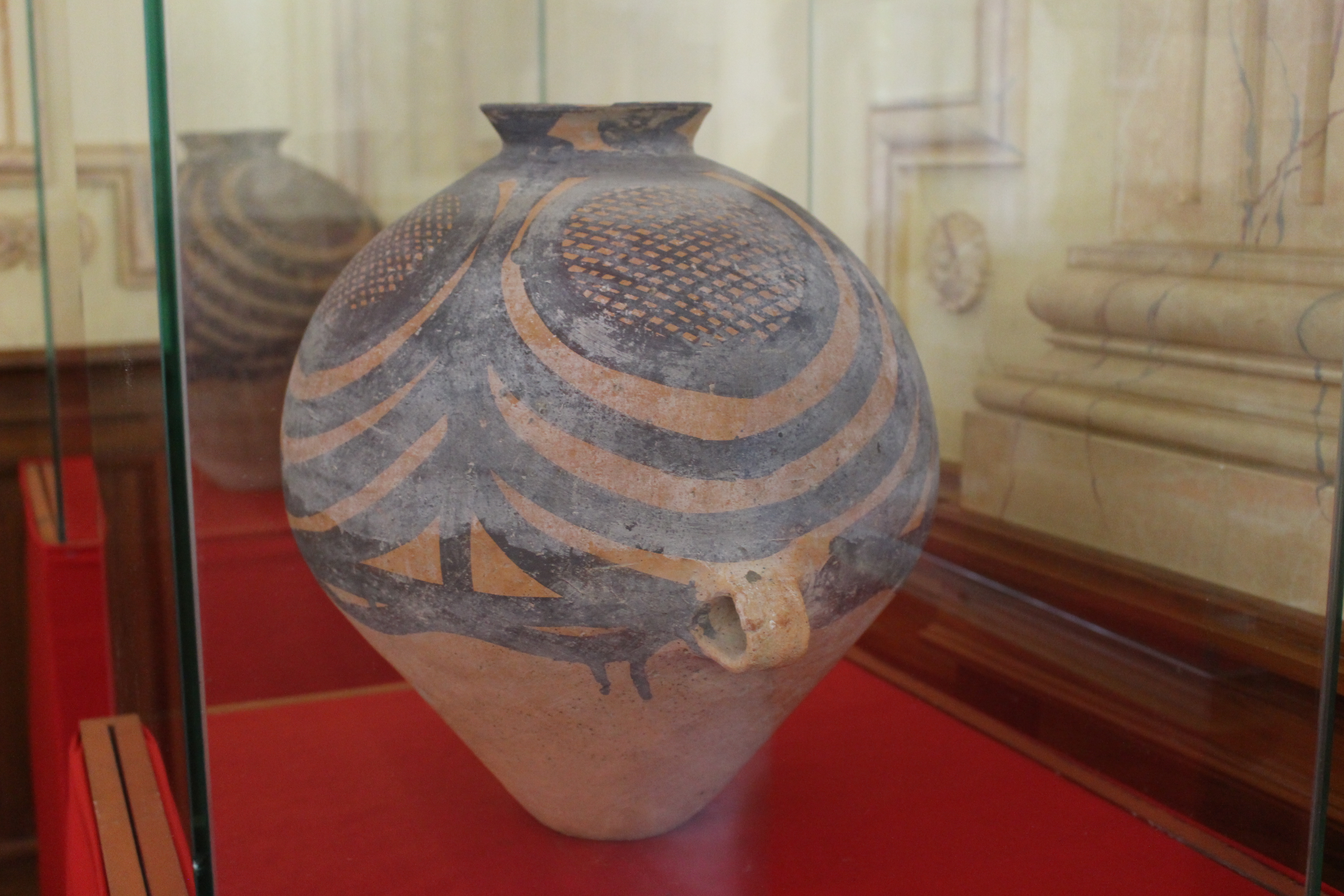 Des antiquités exposées à la présidence, certaines ont 10 000 ans