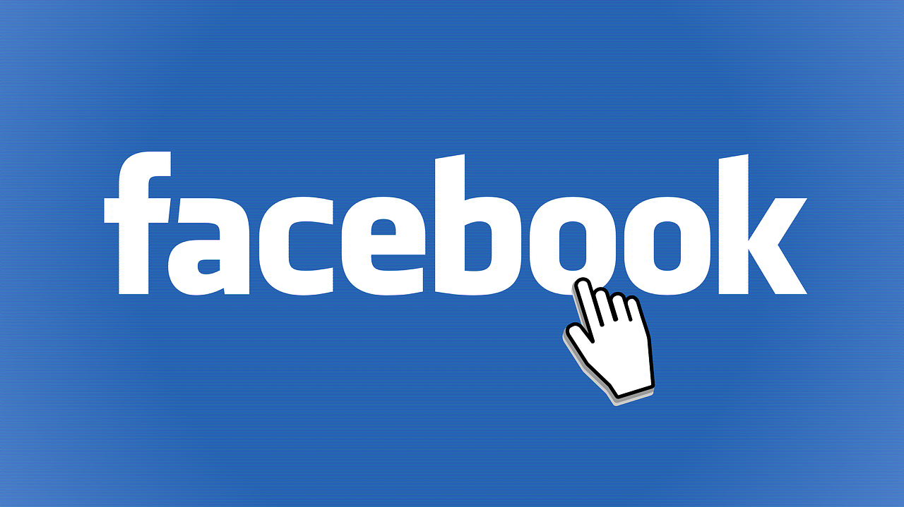 Les députés britanniques veulent mieux réguler Facebook, un "gangster numérique"