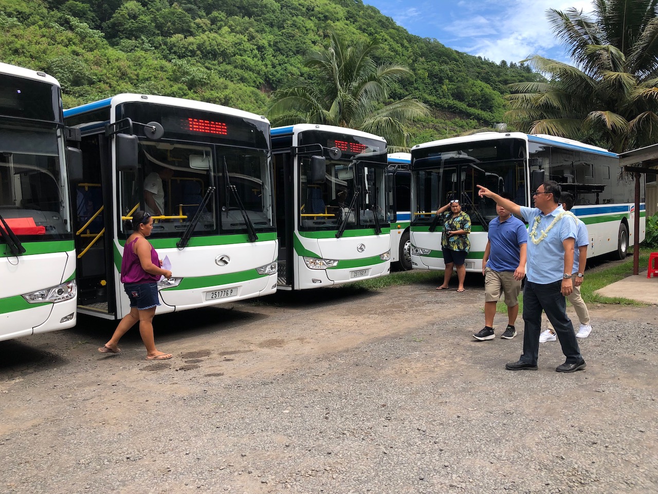 A terme, 112 autobus seront dédiés au transport régulier et 128 pour le transport scolaire. Vingt bus électriques seront mis en circulation dans l'agglomération de Papeete. Un investissement de 4,6 milliards franc est envisagé par RTCT, dont une part en défiscalisation.