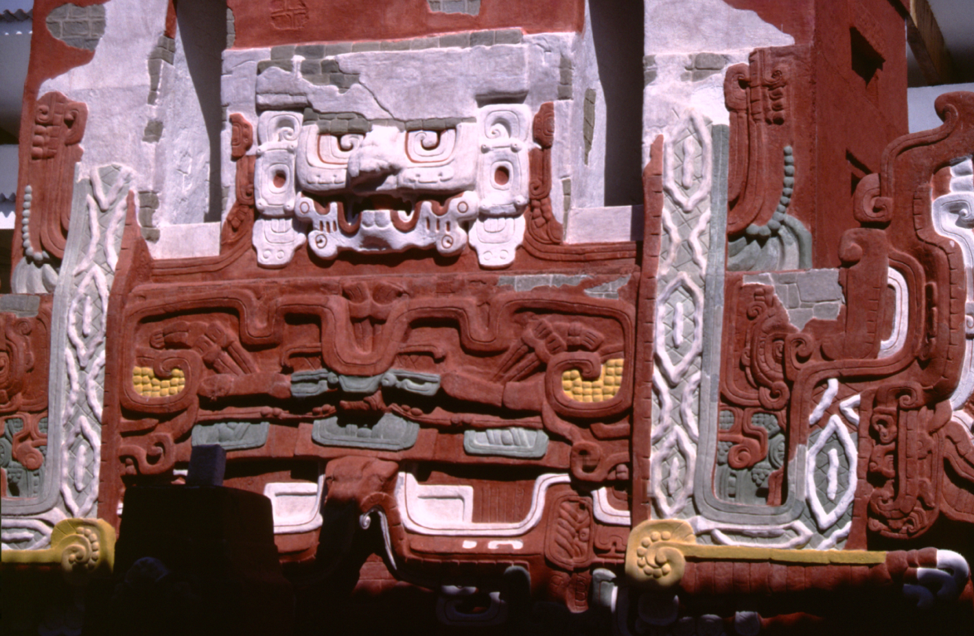 L’extraordinaire temple maya reconstitué, grandeur nature, dans le musée jouxtant les ruines de la ville. Un chef d’œuvre.