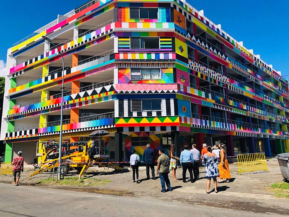 La fresque de la résidence des étudiants à Paraita terminée