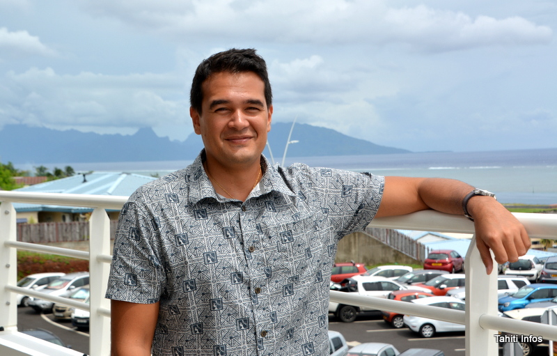 Le docteur Yannis Belle nous explique qu'une présence sur internet, en particulier les réseaux sociaux, est primordial pour les pensions de famille polynésiennes qui veulent remplir leurs établissements.