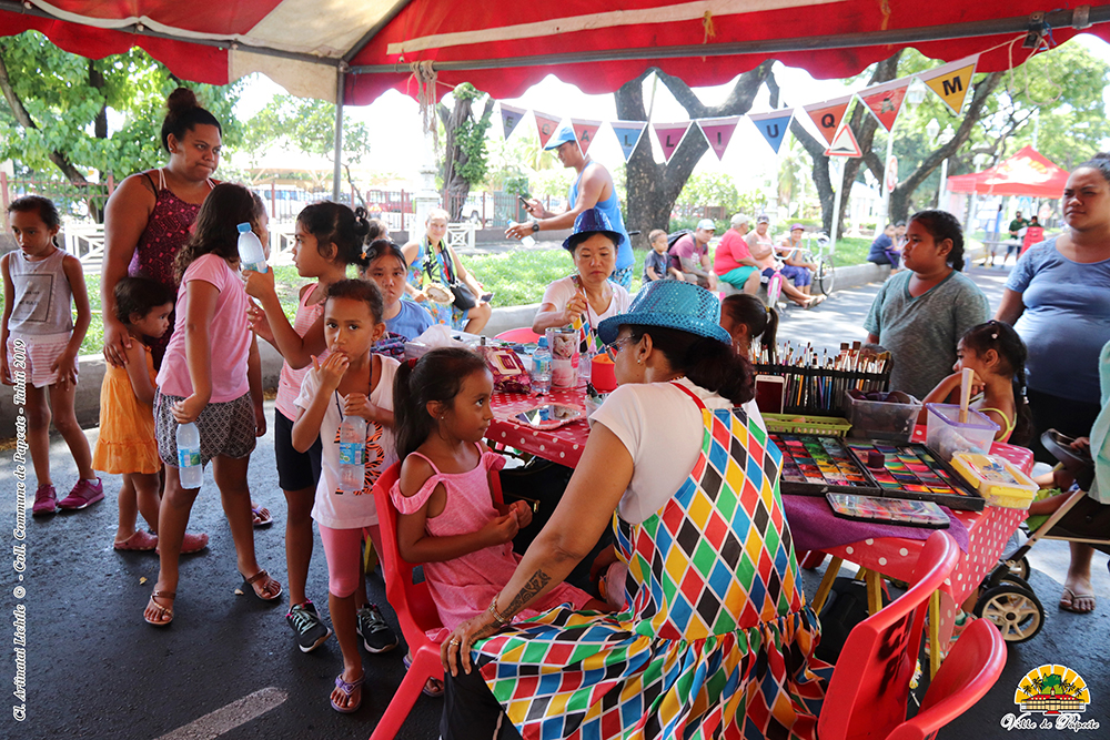 Des stands de maquillage étaient proposés aux enfants.