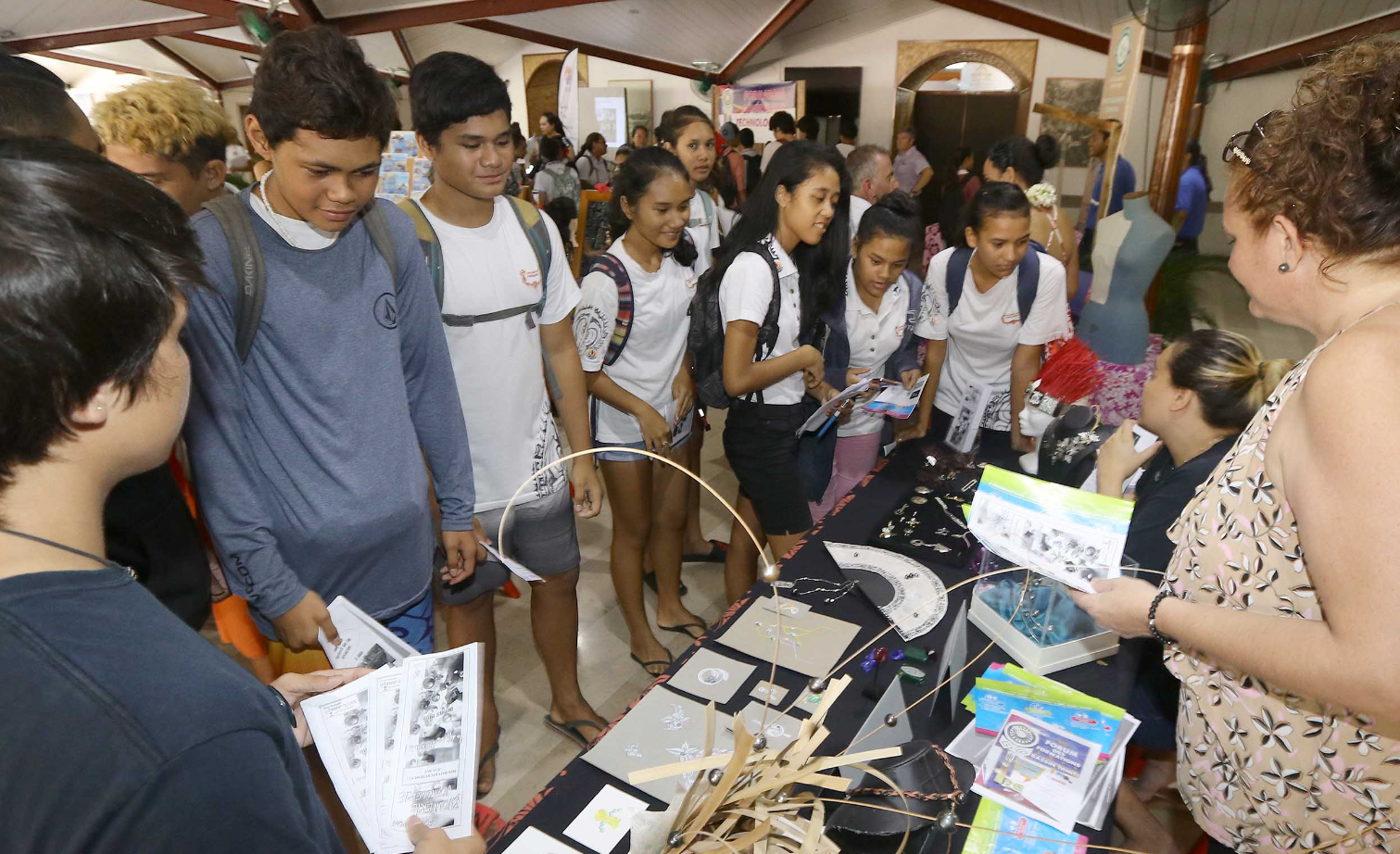 Environ 1100 jeunes sont venus au 1er Forum des formations du bassin Tahiti 1. Crédit : Présidence de la Polynésie française.