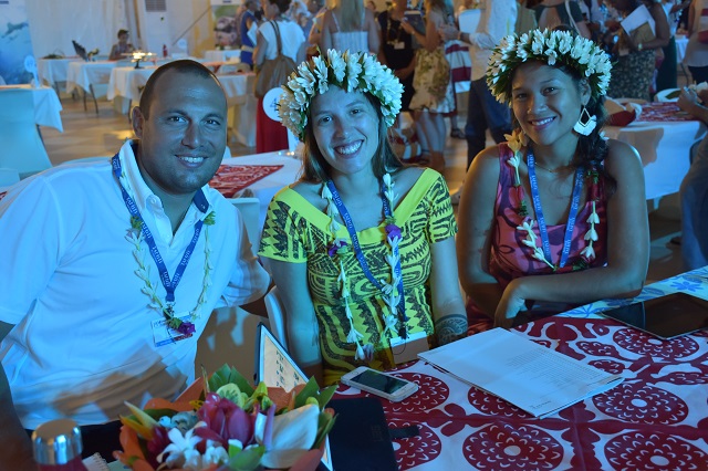De grands sourires et des fleurs du côté de Lagoon Service Bora Bora pour accueillir les chefs de produit des tour-opérateurs.