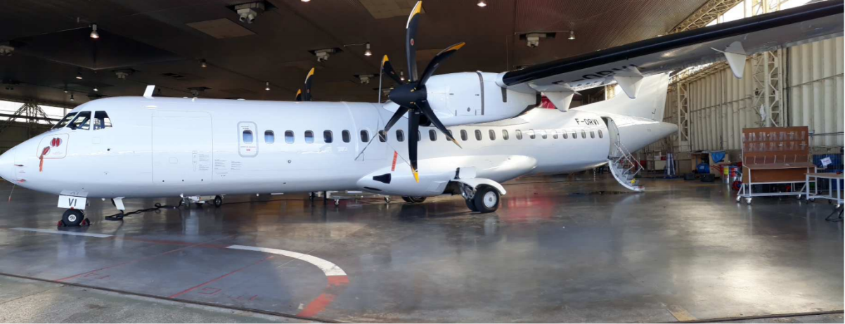 Le F-ORVI à l’aéroport de Toulouse Francazal entièrement blanc. (Photo : Thierry CAER)